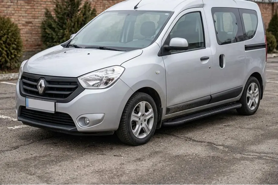 Renault Dokker 2013-2022 гг. Боковые пороги Bosphorus Black (2 шт., алюминий) Image