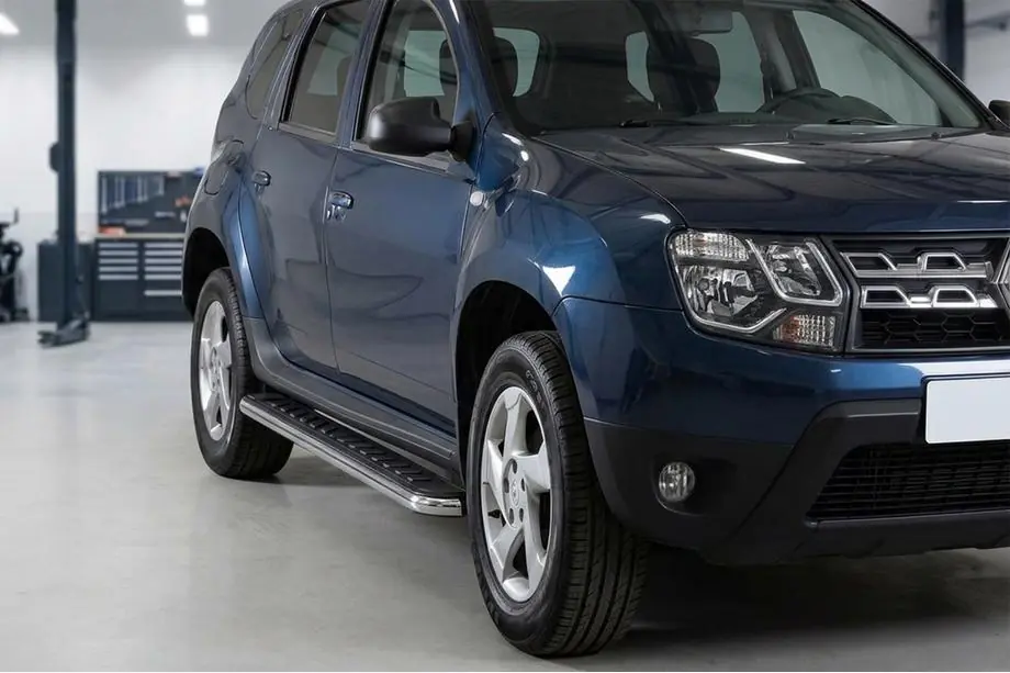 Dacia Duster 2008-2018 гг. Боковые Подножки Maydos V1 (2 шт., Алюминий и Нержавейка) Image