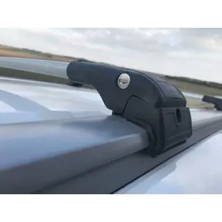 Багажник (поперечины) на интегрированные рейлинги с замком WingCarrier V2 (2 шт) Renault Lodgy 2013-2022 гг. фото 2