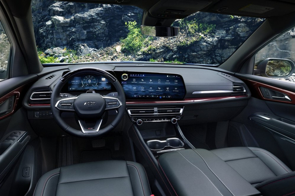 Chevrolet Traverse третьего поколения 2024 года: Обзор семейного SUV фото 5