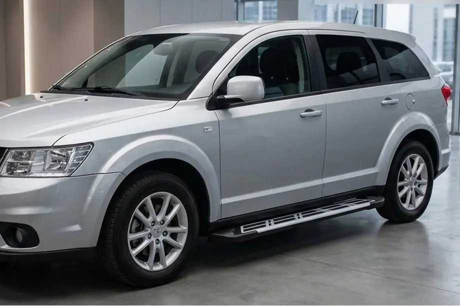 Fiat Freemont 2011-2016 гг. Боковые Подножки Sunrise (2 шт., Алюминий) Image