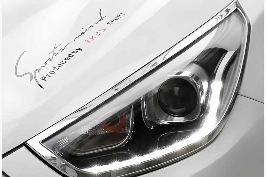 Hyundai IX-35 2010-2015 гг. Накладки на фары (2013-2015, 2 шт., пластик) Image