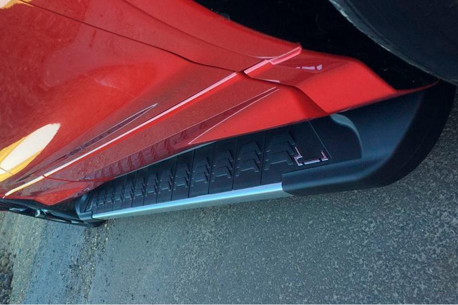 Ford Kuga/Escape 2013-2019 гг. Боковые пороги RedLine V1 (2 шт., алюминий) С черной накладкой на дверях Фото 4