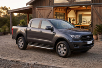 Ford Ranger 2011–2022 гг. Боковые Подножки Maydos V1 (2 шт., нержавейка) фото 1