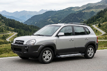Hyundai Tucson JM 2004- гг. Боковые Подножки Rainbow (2 шт., Алюминий) фото 1