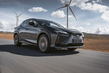 Обзор Lexus RZ 300e: Премиальный электрический кроссовер фото 2