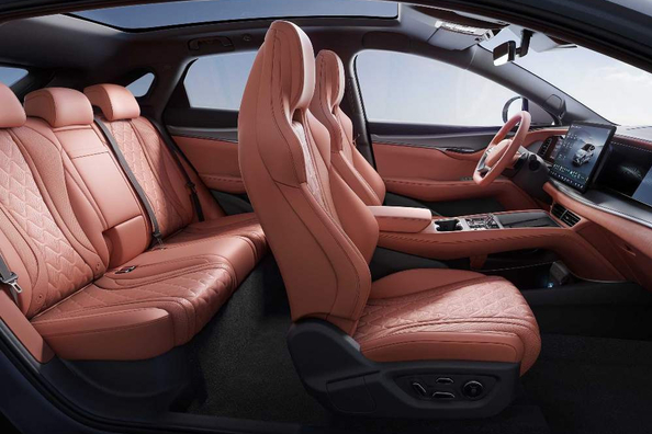 BYD Sea Lion 07: Электрический кроссовер для динамичной жизни фото 5