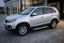 Kia Sorento II XM 2009-2014 гг. Боковые Подножки Sunrise (2 шт., Алюминий) 2013-2016 фото 1
