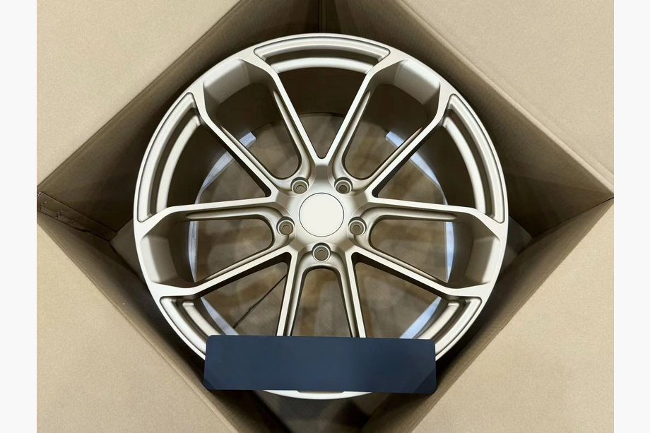 Porsche Cayenne 2018- гг. Кованые диски OEM R22 V4 (комплект 4 шт) Image