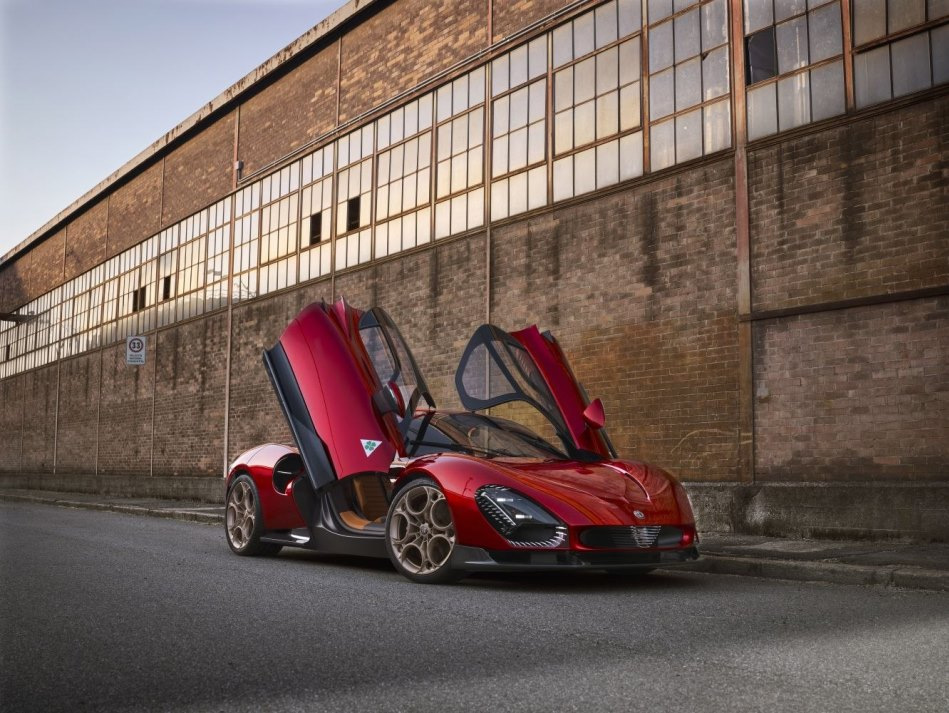 Обзор Alfa Romeo 33 Stradale 2023