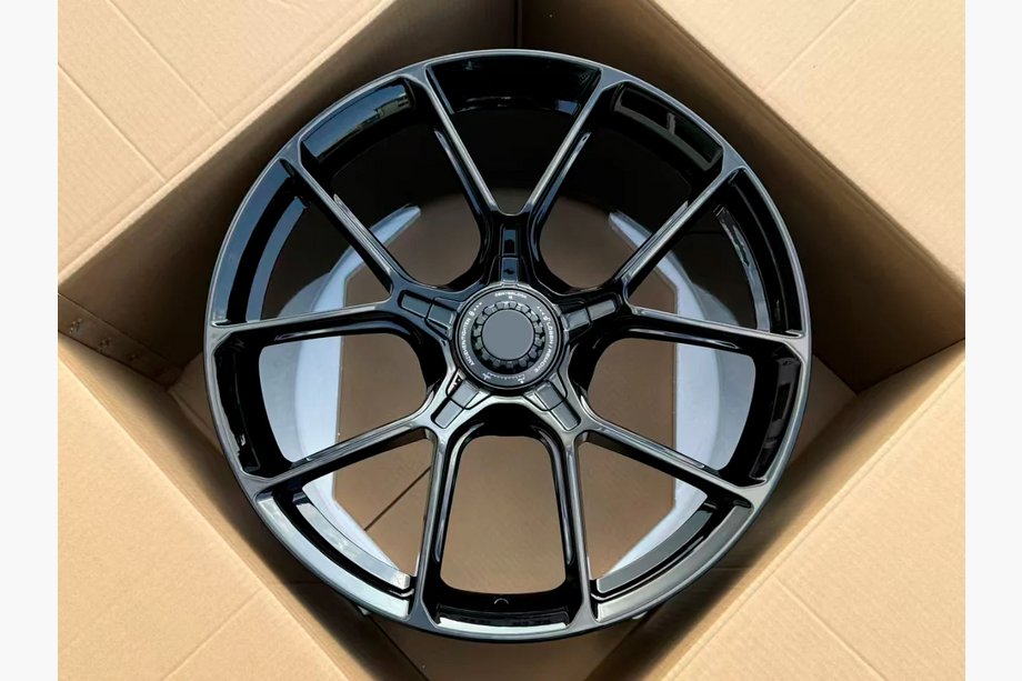 Porsche 911 (992) 2018– гг. Кованые диски OEM R20 R21 V30 (комплект 4 шт) Image