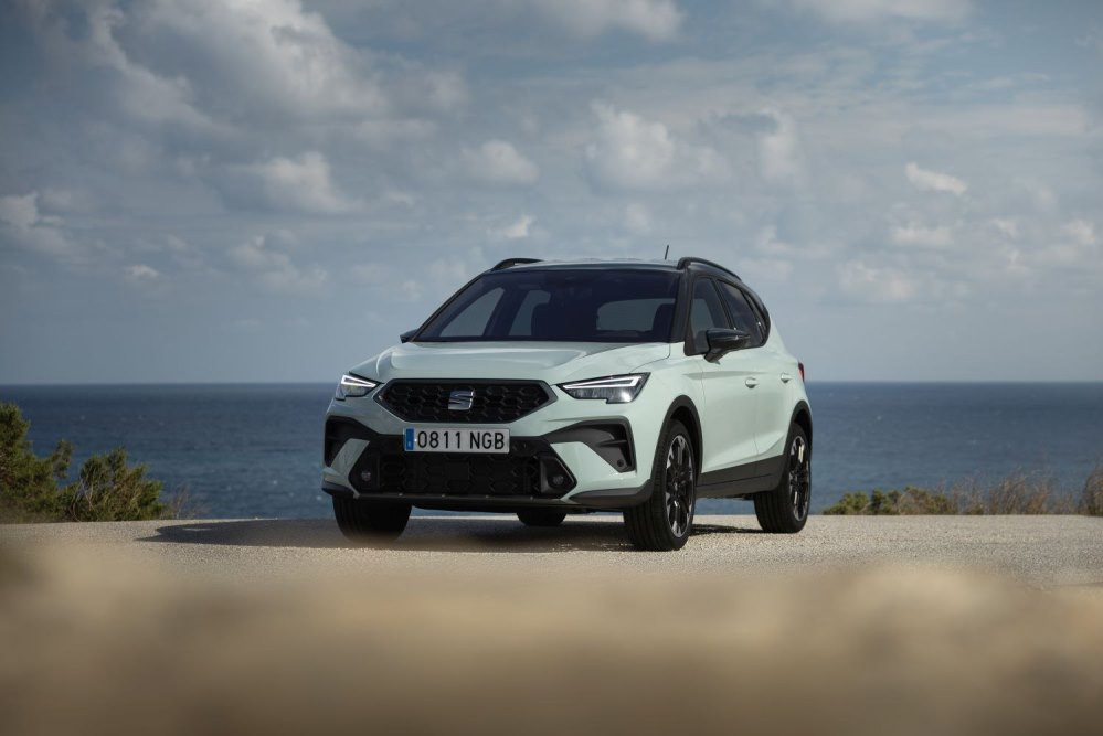 Обзор SEAT Arona 2026: Компактный кроссовер с обновленным характером