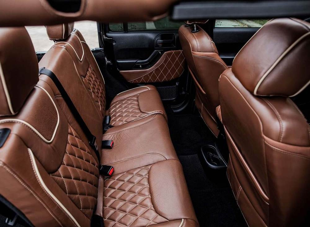 Как продлить срок службы кожаного салона автомобиля