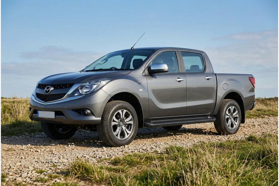 Mazda BT-50 2012- гг. Боковые Подножки Allmond Black (2 шт., Алюминий) Image