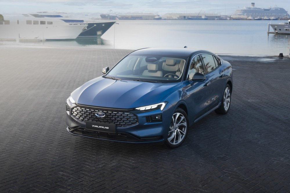 Ford Taurus восьмого поколения: обзор комфортного седана