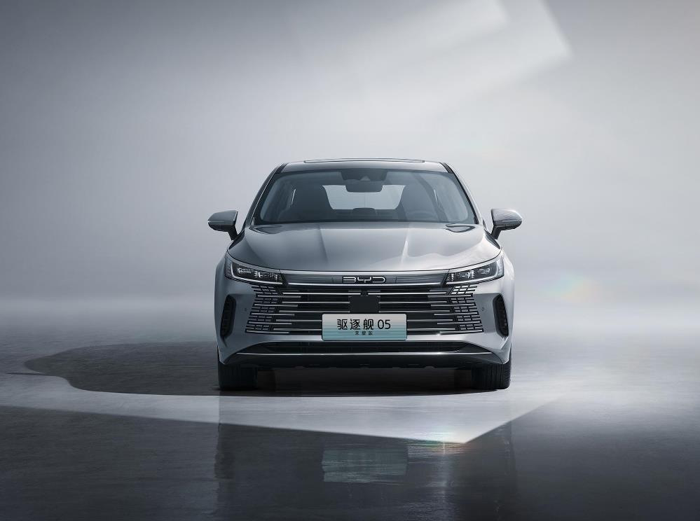 BYD Destroyer 05 DM-i: обзор гибридного седана 2024 года