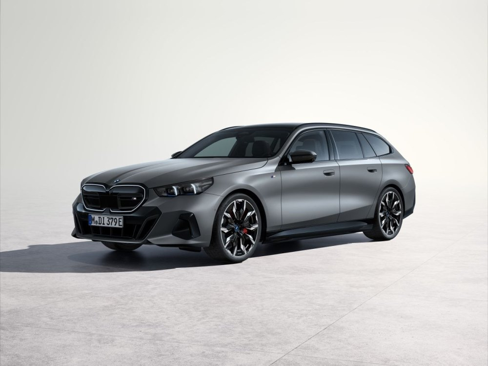 BMW i5 Touring M60 xDrive 2024: Обзор электрического универсала