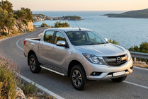Mazda BT-50 2012- гг. Боковые Подножки Fullmond (2 шт, алюминий) фото 1