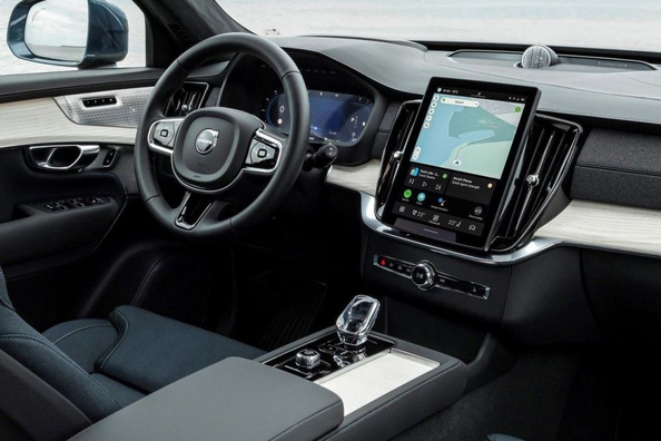 Volvo XC90 II (2024): Роскошный семейный SUV с гибридными технологиями фото 5
