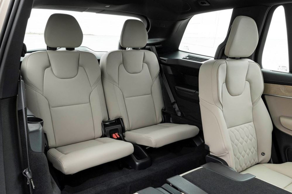 Volvo XC90 II (2024): Роскошный семейный SUV с гибридными технологиями фото 7