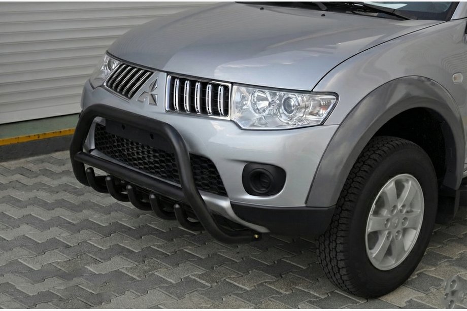 Mitsubishi L200 2006-2015 гг. Кенгурятник WT003 Черный (Нержавеющая сталь) Image