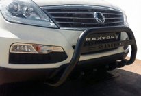 SsangYong Rexton I 2001-2017 гг. Кенгурятник WT004 Черный (Нержавейка) фото 1