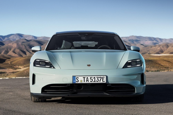 Обзор Porsche Taycan Turbo 2024 (Y1A): Электроседан с выдающимися динамическими характеристиками фото 1