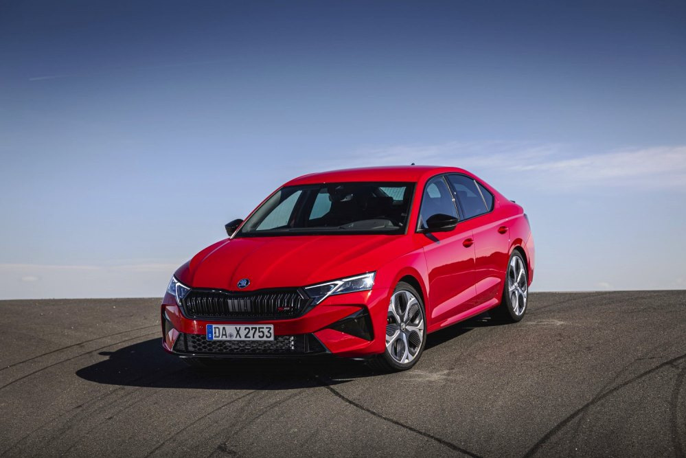 Обзор динамичного лифтбека Skoda Octavia RS IV