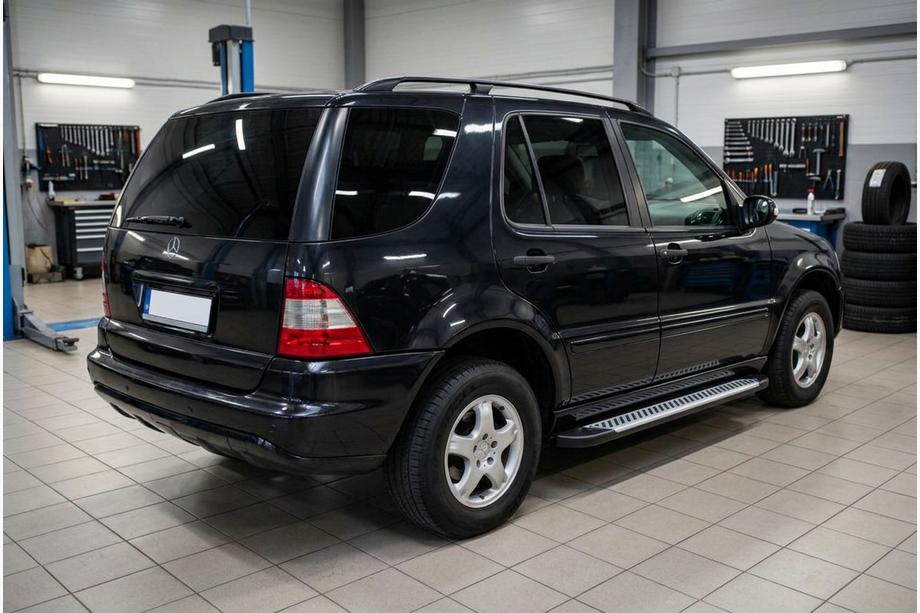 Mercedes ML W163 1997-2005 гг. Боковые Подножки Line (2 шт., Алюминий) Image