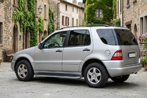 Mercedes ML W163 1997-2005 гг. Боковые Подножки Tayga Grey (2 шт., Алюминий) фото 1