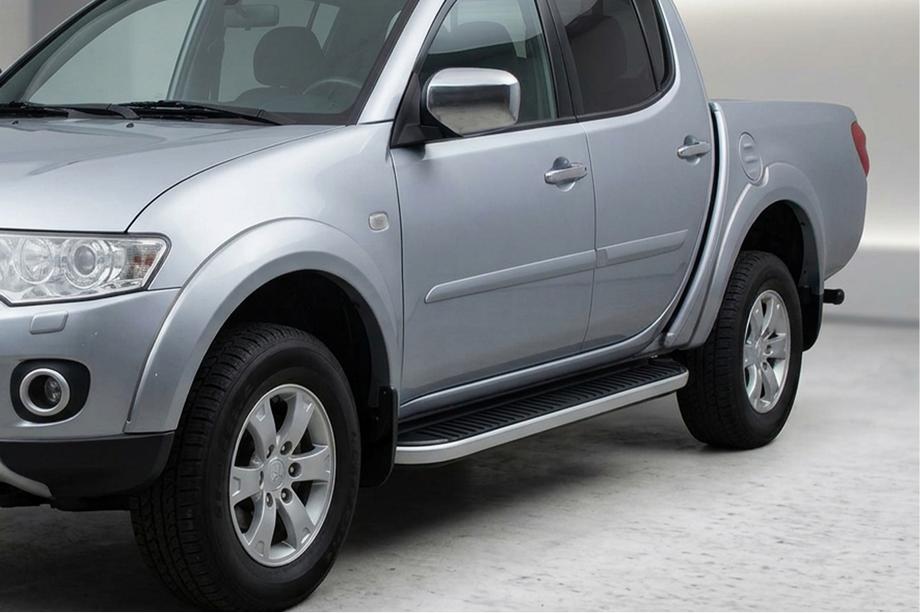 Mitsubishi L200 2006-2015 гг. Боковые Подножки Tayga Grey (2 шт., Алюминий) Image
