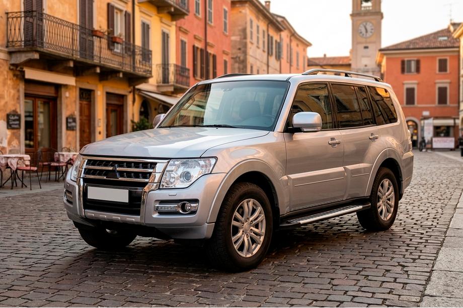 Mitsubishi Pajero Wagon IV 2006-2021 гг. Боковые Подножки Line (2 шт., Алюминий) Image