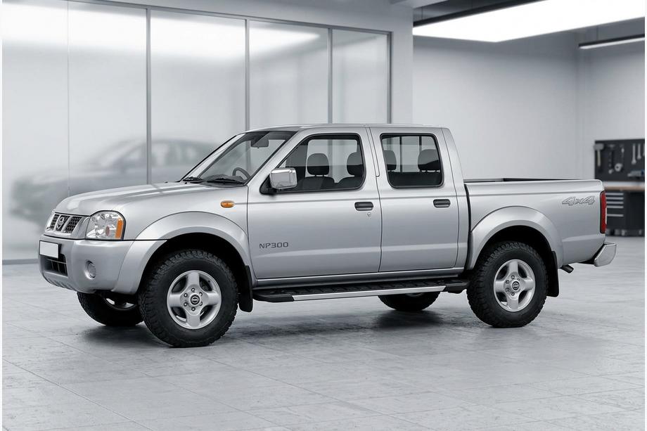 Nissan NP300 1999-2015 гг. Боковые пороги RedLine V1 (2 шт., алюминий) Image
