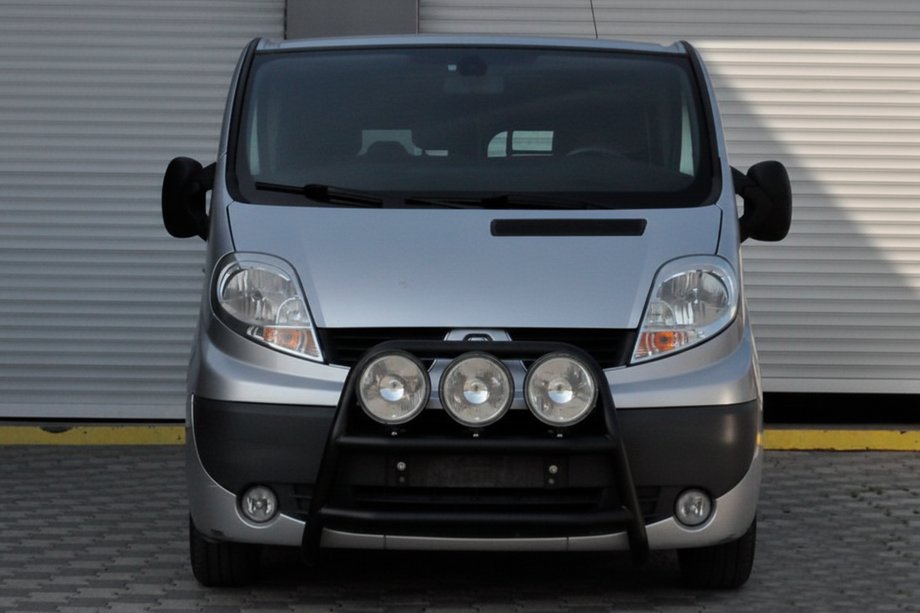 Opel Vivaro 2001–2015 гг. Кенгурятник WT018 Black (нерж.) Image