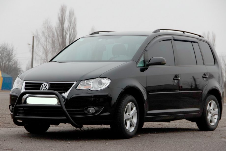 Volkswagen Touran 2003-2010 гг. Кенгурятник WT022 Black (нерж) Image