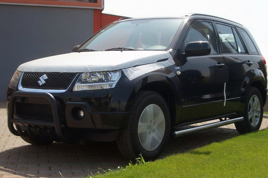 Suzuki Grand Vitara 2005-2017 гг. Кенгурятник QT006 Black (нерж.) Image