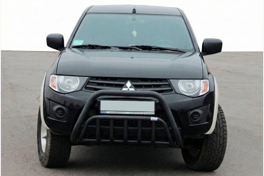 Mitsubishi L200 2006-2015 гг. Кенгурятник Black (нерж.) Image