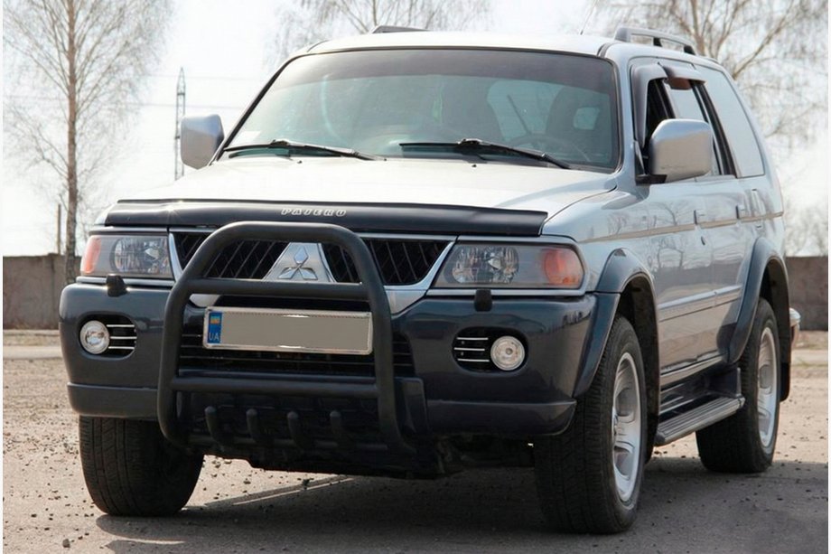 Mitsubishi Pajero Sport 1996-2007 гг. Кенгурятник QT007 Black (нерж) Image