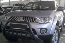 Mitsubishi Pajero Sport 2008-2015 гг. Передняя защита WT002 Black (нерж.) фото 3