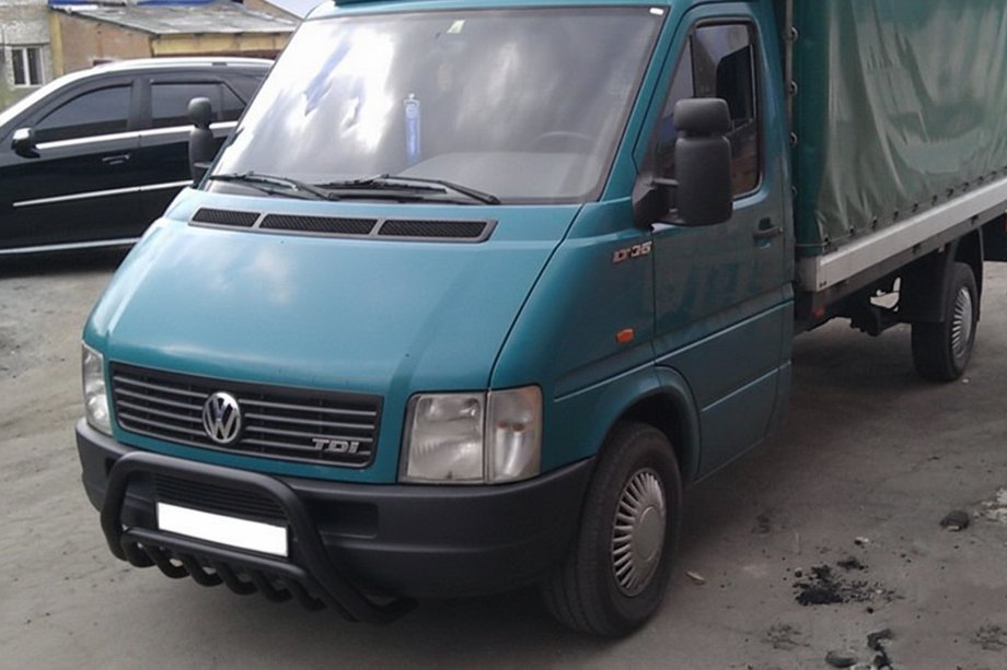 Volkswagen LT 1995-2006 гг. Кенгурятник WT002 Black (нерж) Image