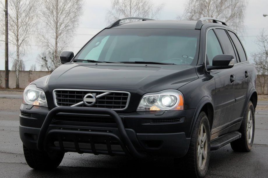 Volvo XC90 2002-2014 гг. Передняя дуга WT002 Black (нерж.) Image
