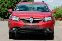 Renault Sandero 2013-2022 гг. Передняя дуга WT007 Black (нерж.) фото 1