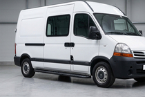 Opel Movano 2004-2010 гг. Боковые пороги Bosphorus Black (2 шт., алюминий) фото 1