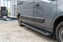 Opel Movano 2010-2021 гг. Боковые Подножки Allmond Black (2 шт., Алюминий) фото 1