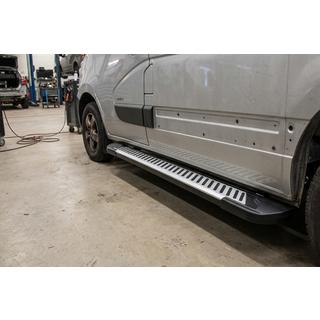 Боковые Подножки Line (2 шт., Алюминий) Opel Movano 2010-2021 гг. фото 1
