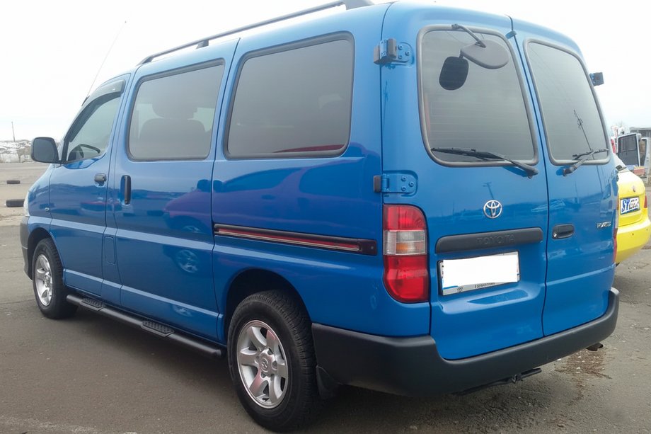 Toyota HiAce Боковые трубы Black (2 шт., нержавейка) Image