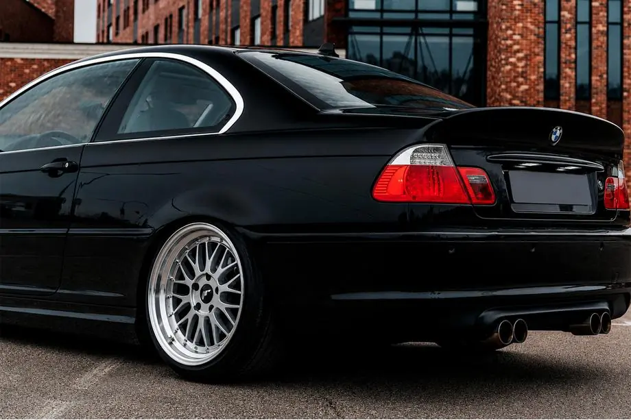 BMW 3 серия E46 1998-2006 гг. Спойлер CSL-Style V3 (для SD, Черный Глянец) Image