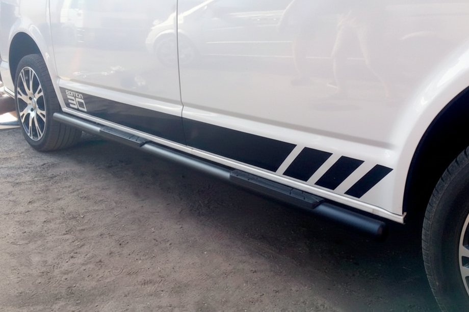 Volkswagen T5 2010-2015 гг. Боковые трубы Black (2 шт., нержавейка) 60мм, Короткая База Фото 3