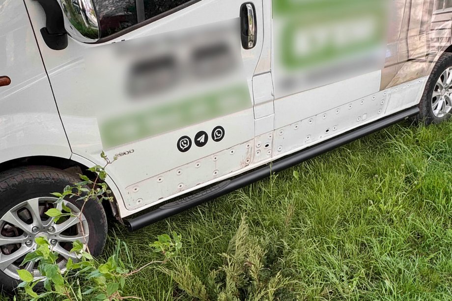 Nissan NV300/Primastar 2016- гг. Боковые трубы BB002 Черные (2 шт., Нержавейка) Фото 7