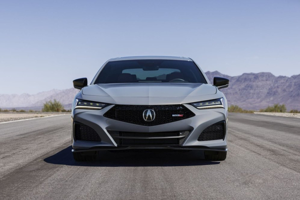 Обзор Acura TLX Type S (фейслифт 2023): спортивный премиум-седан с турбо V6 фото 1